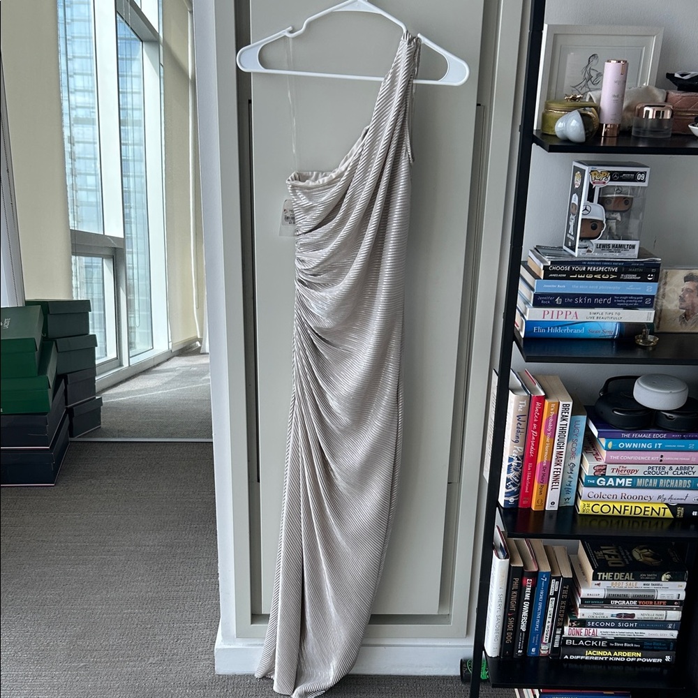 Elegant One-Shoulder Cream Dress